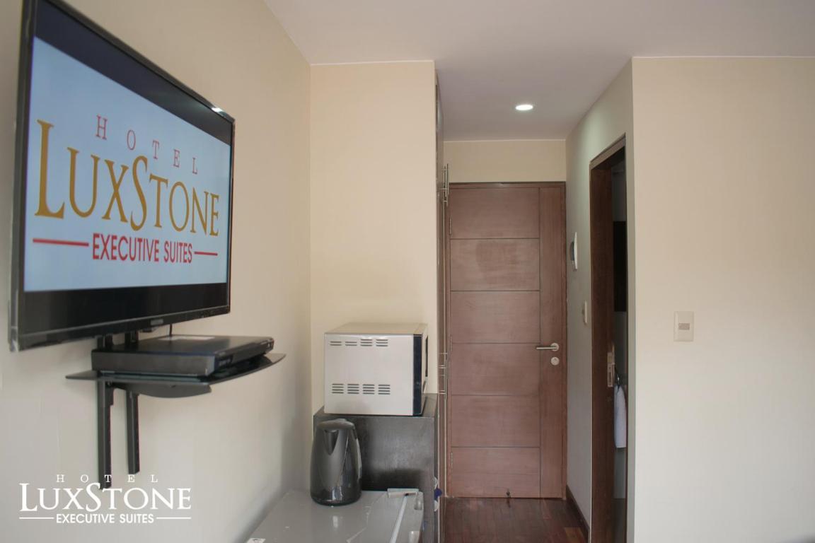 Luxstone Executive & Suites ลาปาซ ภายนอก รูปภาพ